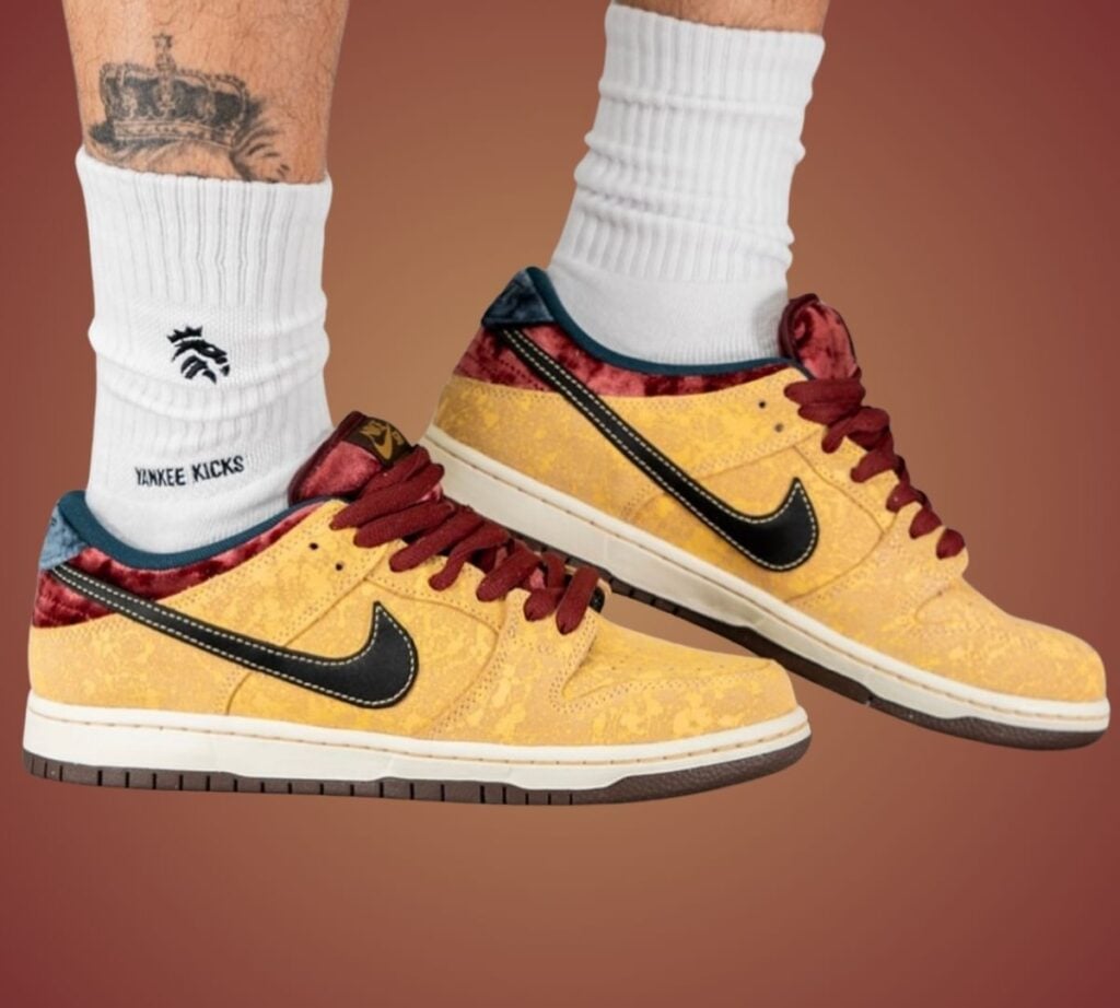 Nike SB Dunk Low City of Theatre Cinema FZ1278-200 On-Feet