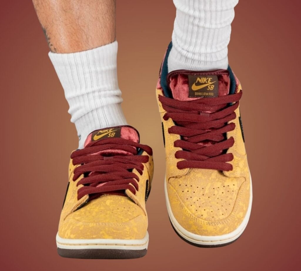 Nike SB Dunk Low City of Theatre Cinema FZ1278-200 On-Feet