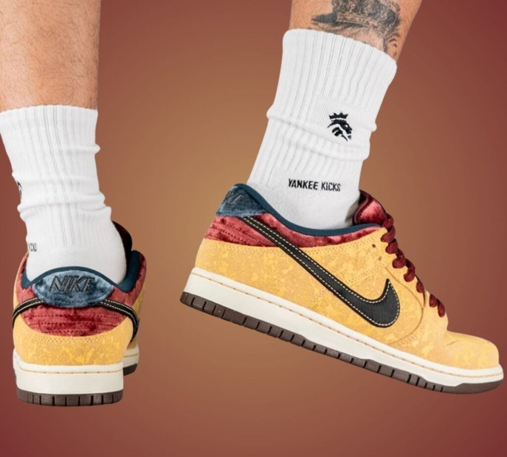 Nike SB Dunk Low City of Theatre Cinema FZ1278-200 On-Feet