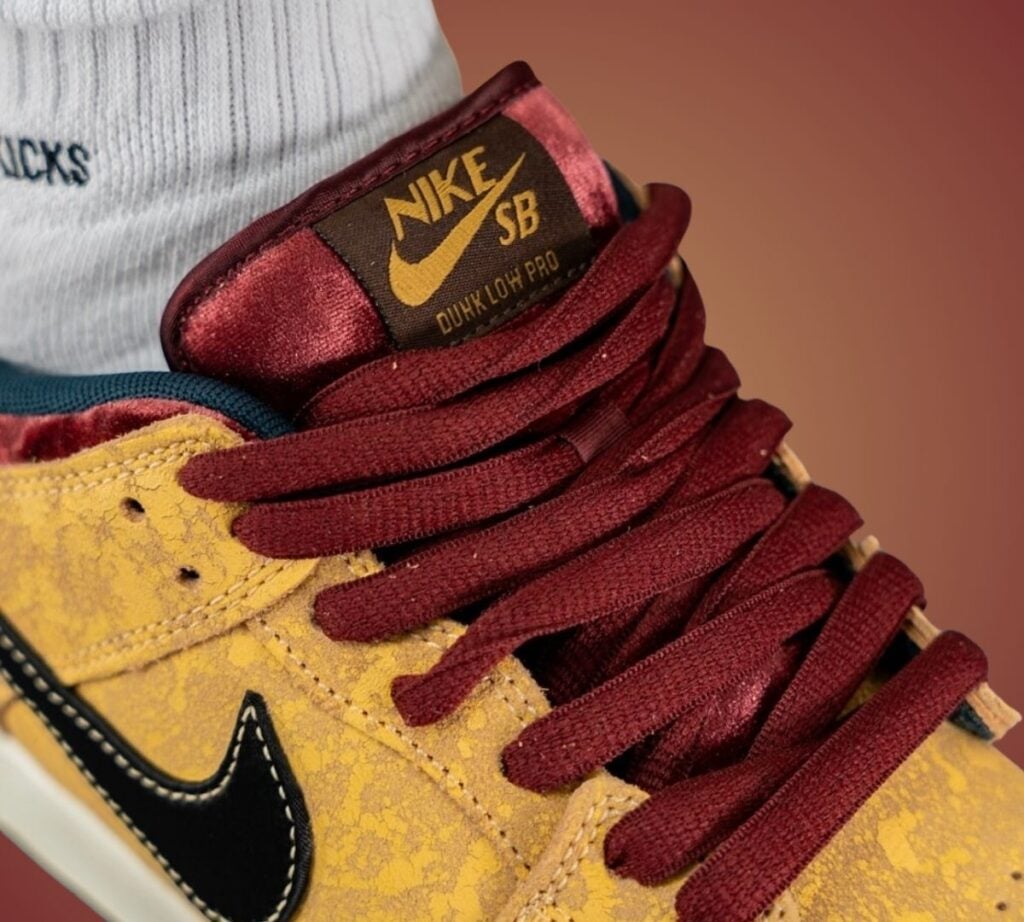 Nike SB Dunk Low City of Theatre Cinema FZ1278-200 On-Feet