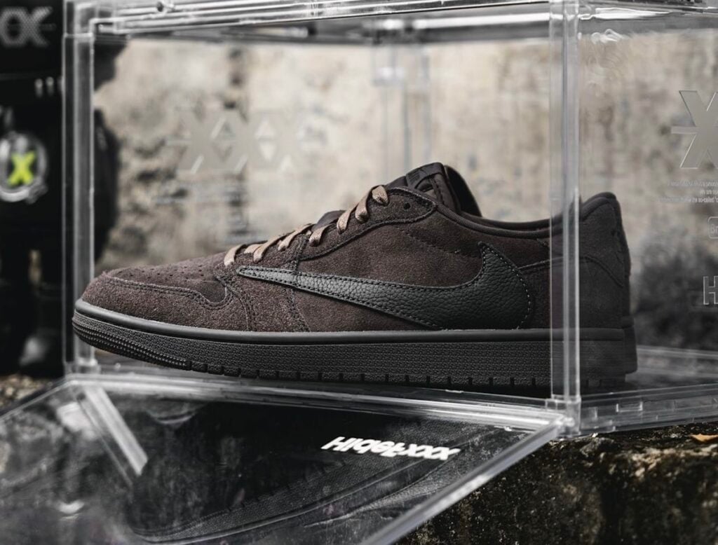 Travis Scott Air Jordan 1 Low OG Dark Mocha Velvet Brown DM7866-202