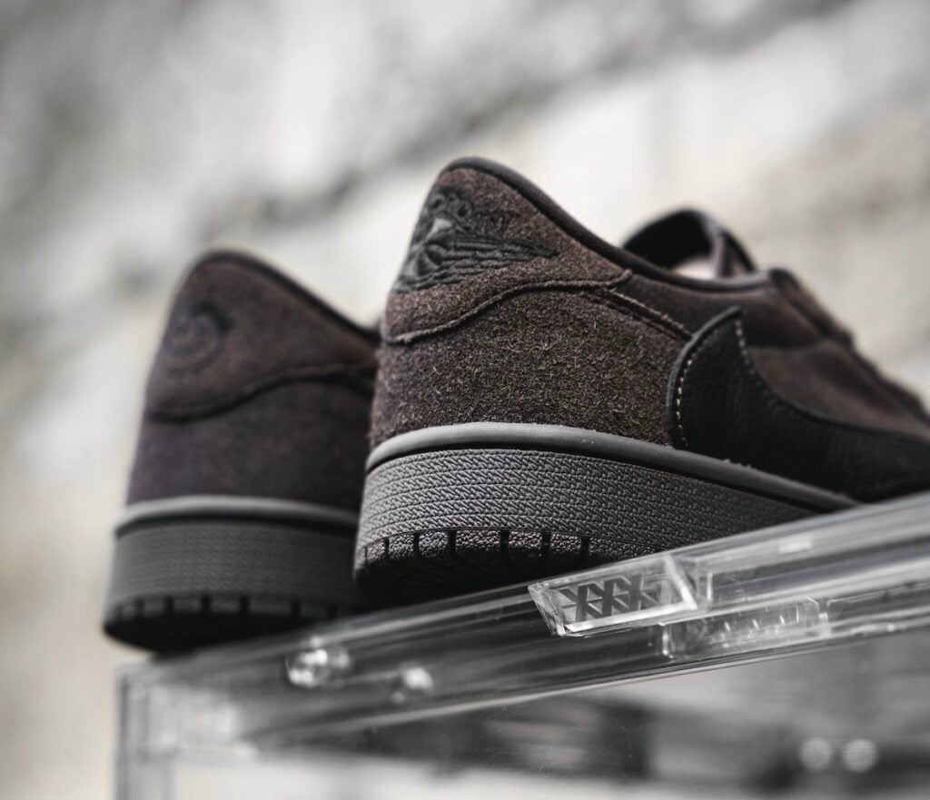Travis Scott Air Jordan 1 Low OG Dark Mocha Velvet Brown DM7866-202