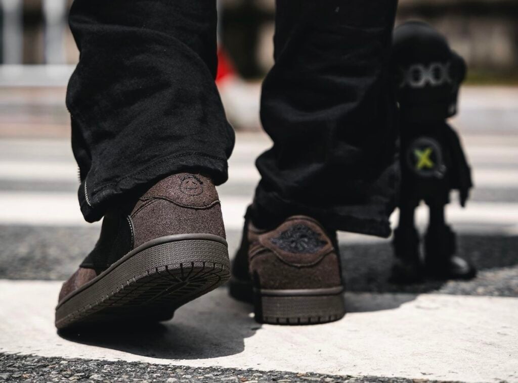 Travis Scott Air Jordan 1 Low OG Dark Mocha Velvet Brown DM7866-202 On-Feet